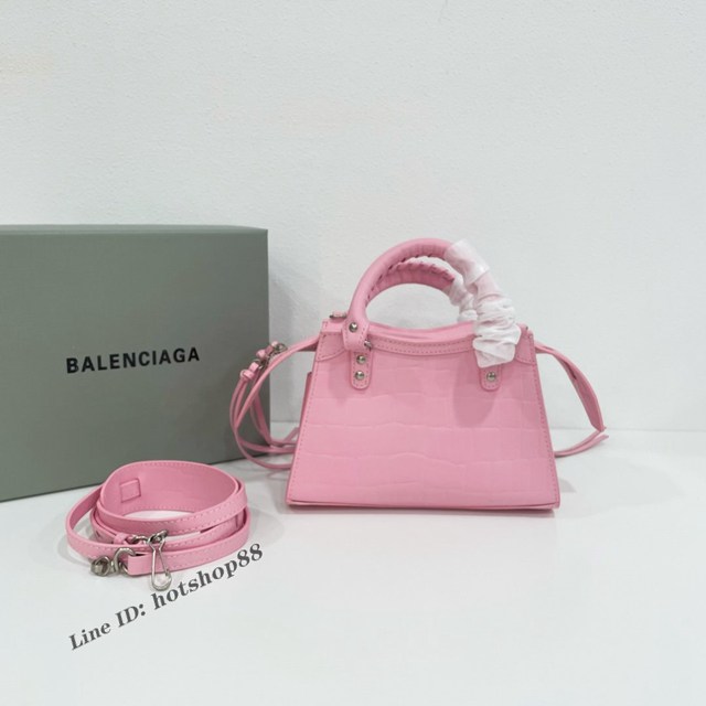 Balenciaga專櫃爆款Neo Classic Mini櫻花粉鱷魚紋手提機車包 巴黎世家經典新版機車包 fyj1033